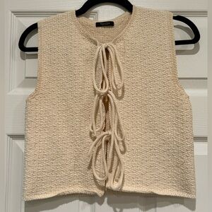 Massimo Dutti Cream Textured Knit Vest – Size XS